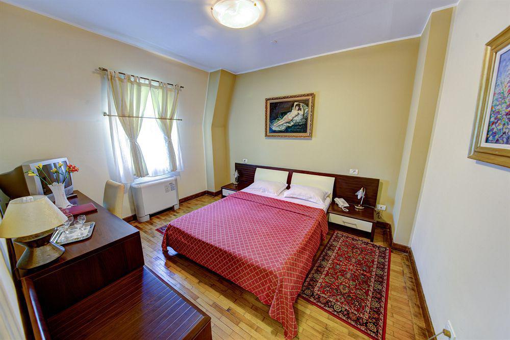 Reginetta Suites Bucharest Exterior photo